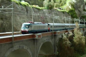 Ponte_ferroviario_H0